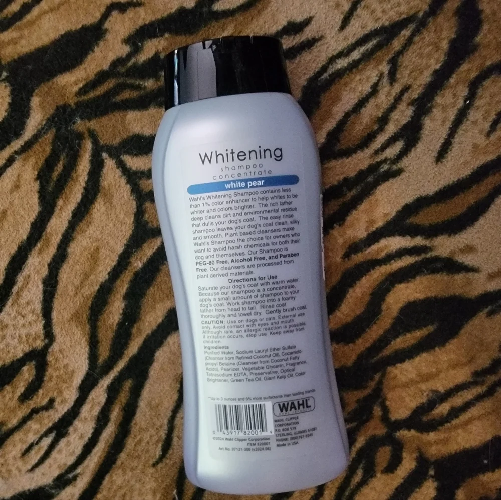 Wahl Dog Or Cat Proffessional  Whitening Shampoo with Brightening Formula 24 Oz